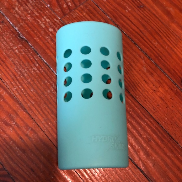 Box 1, Hydroskin Hydro Flask Cover - Picture 2 of 3